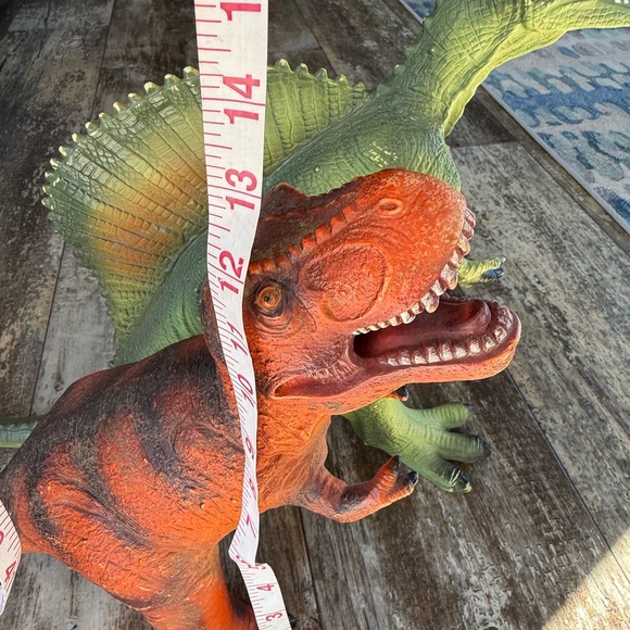 XL rubber dinosaurs orange Tyrannosaurus Rex and a green Spinosaurus - Picture 8 of 8
